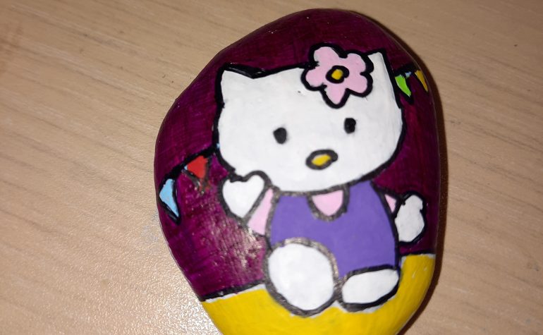 Kei Tof - Hello Kitty hangt eigen slinger op